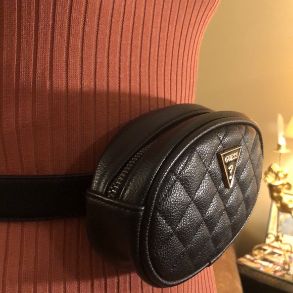 GUESS FAUX LEATHER FANNY PACK-New never used. - Picture 2 of 9